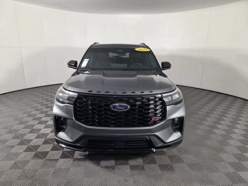 Used 2025 Ford Explorer ST w/ Sun And Sound Package AWD/4WD image 3