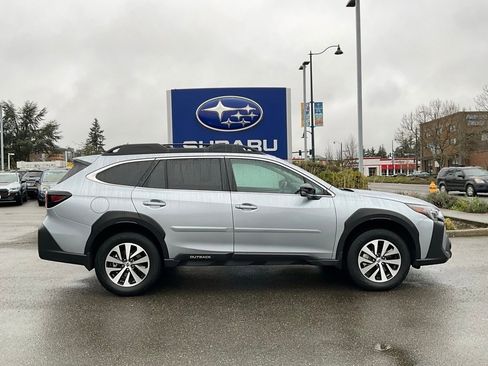 Certified 2025 Subaru Outback Premium image 9