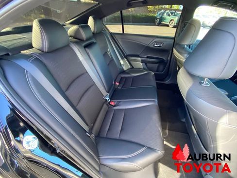 Used 2017 Honda Accord Sport image 16