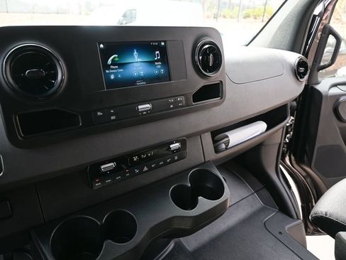Used 2023 Mercedes-Benz Sprinter 2500 image 12