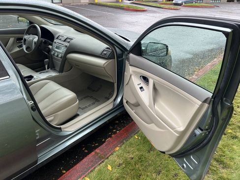 Used 2007 Toyota Camry LE FWD image 7