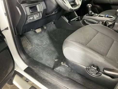 Used 2018 Toyota Tacoma TRD Sport AWD/4WD image 14