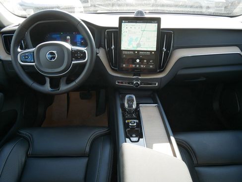 New 2026 Volvo XC60 B5 Ultra w/ Climate Package AWD/4WD image 7