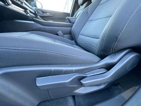 Used 2026 Chevrolet Equinox LT FWD image 14