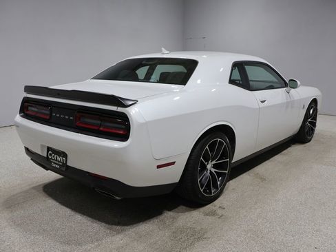 Used 2016 Dodge Challenger R/T Scat Pack w/ Technology Group RWD image 2