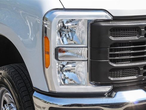 Used 2023 Ford F250 XL w/ XL Chrome Package image 4