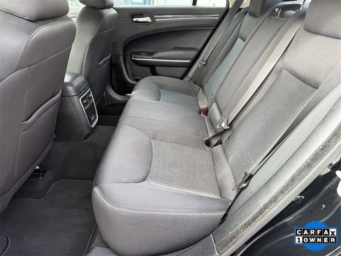 Used 2022 Chrysler 300 Touring image 33