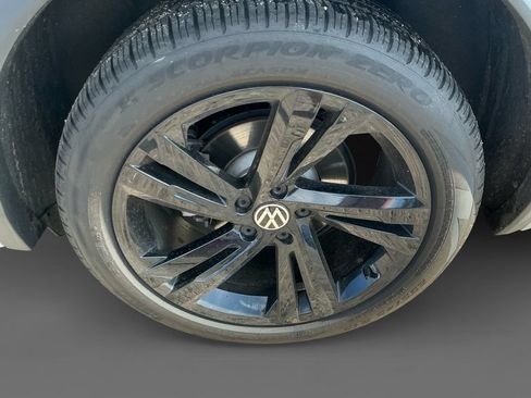 Used 2024 Volkswagen Tiguan SE R-Line AWD/4WD image 14