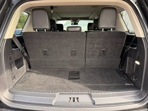 Used 2018 Ford Expedition Platinum RWD image 12