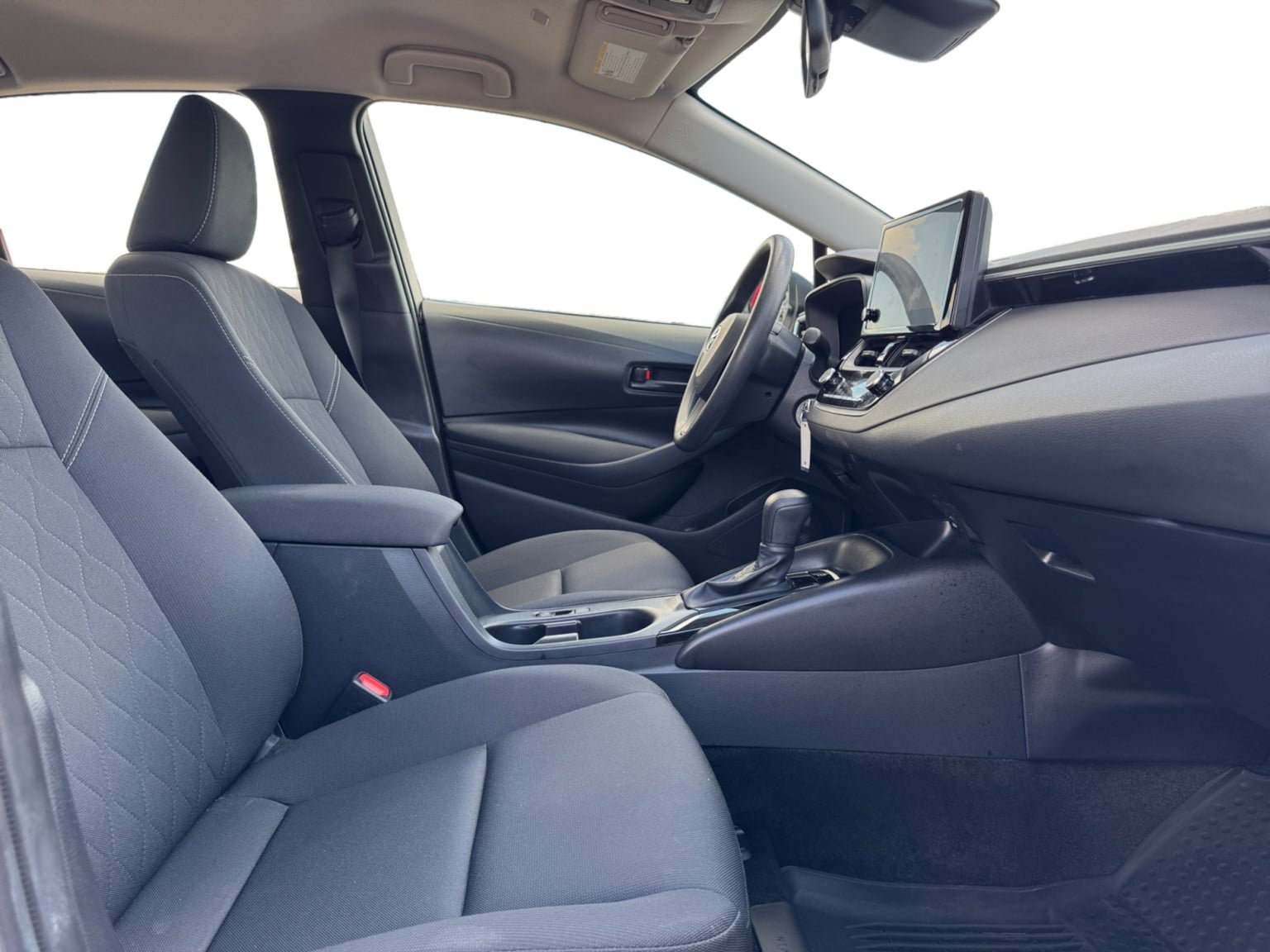 Used 2026 Toyota Corolla LE FWD image 17