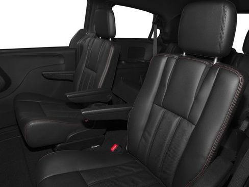 Used 2016 Dodge Grand Caravan R/T FWD image 17