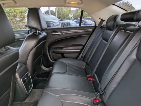 Used 2015 Chrysler 300 Limited image 13