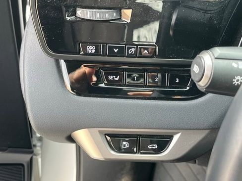 Used 2024 Lexus RX 450h AWD w/ Convenience Package image 20