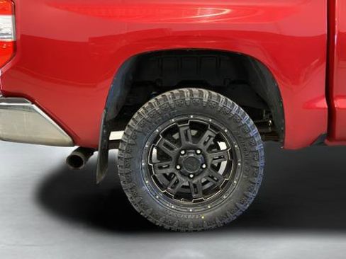 Used 2016 Toyota Tundra SR5 w/ SR5 Upgrade Package AWD/4WD image 30