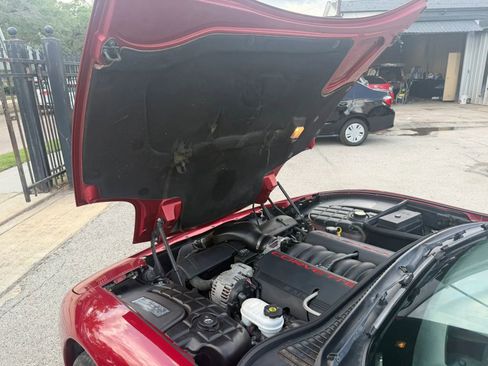Used 2004 Chevrolet Corvette Coupe w/ Roof Package RWD image 21