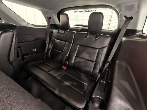 Used 2023 Ford Explorer Limited w/ Equipment Group 301A AWD/4WD image 34