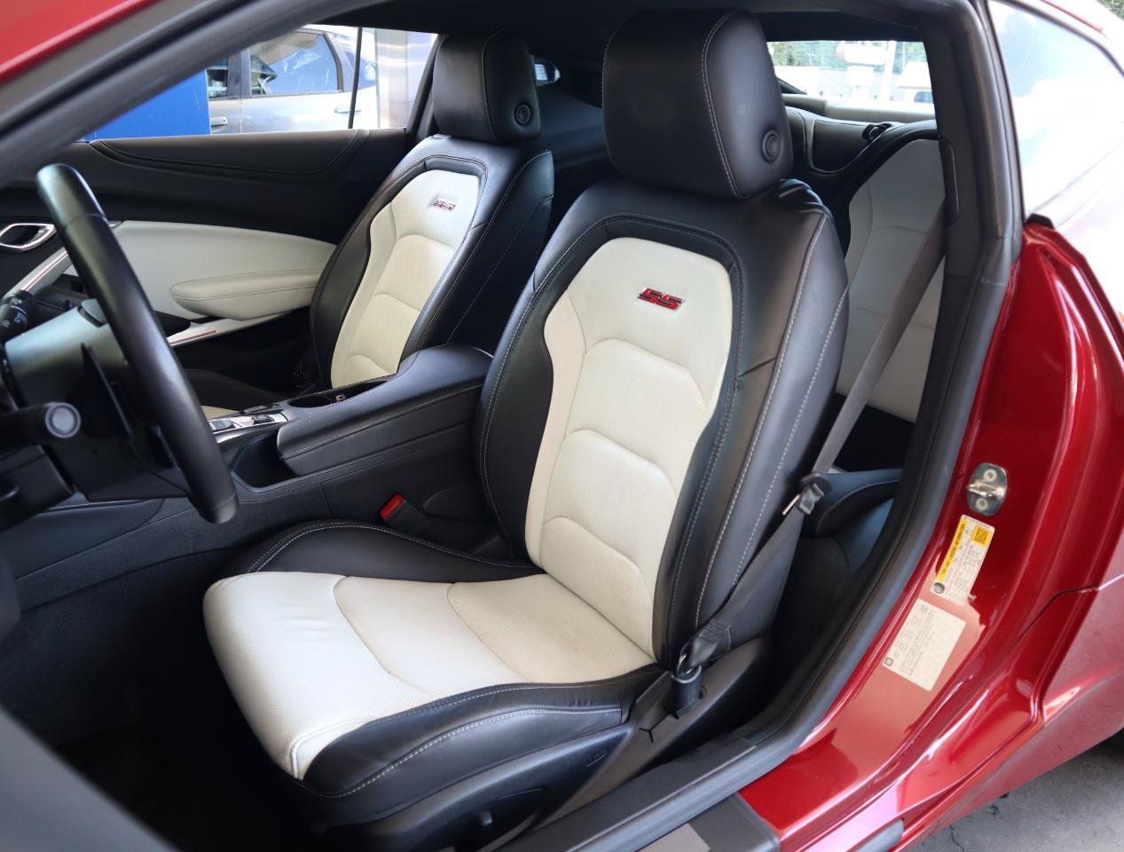Used 2018 Chevrolet Camaro SS RWD image 14