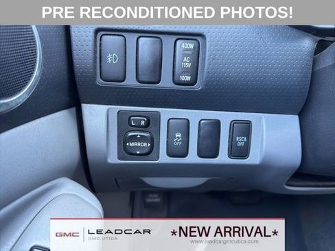 Used 2011 Toyota Tacoma 4x4 Access Cab V6 w/ TRD Sport Pkg image 20