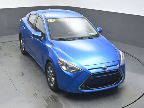 Used 2019 Toyota Yaris LE image 38