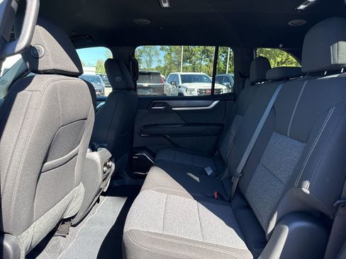 Used 2025 GMC Acadia Elevation FWD image 11