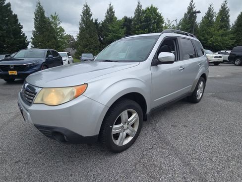 Used 2010 Subaru Forester 2.5X Limited AWD/4WD image 2