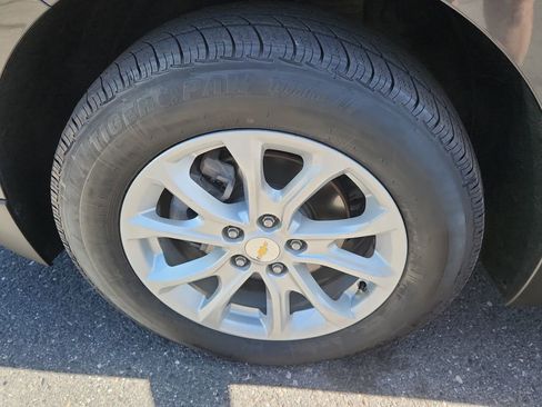 Used 2019 Chevrolet Equinox LT w/ Driver Convenience Package FWD image 19