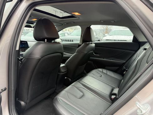 Used 2023 Hyundai Elantra Limited image 20