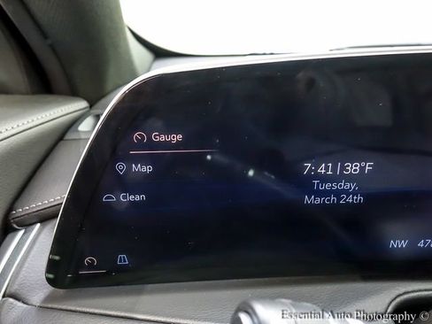 Used 2024 Cadillac XT4 Premium Luxury image 13