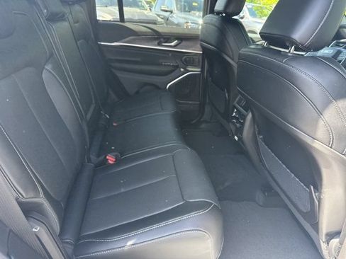 New 2026 Jeep Grand Cherokee Limited AWD/4WD image 17