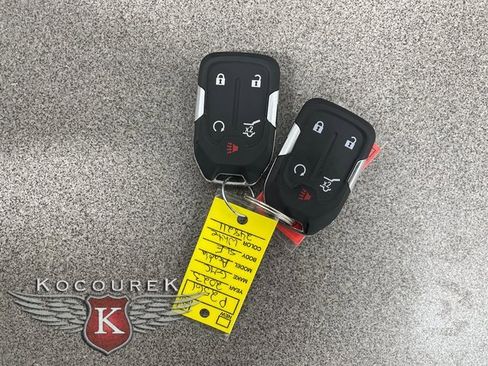 Used 2023 GMC Acadia SLE image 25