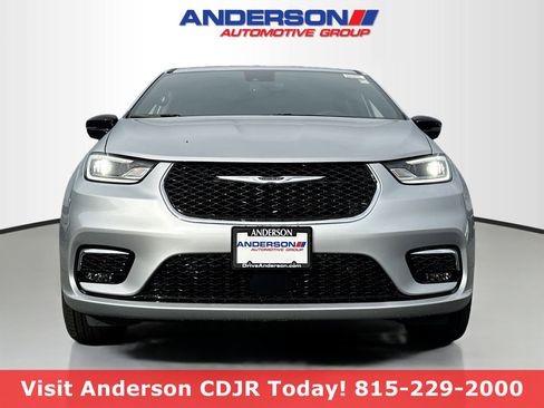 New 2026 Chrysler Pacifica Select AWD/4WD image 15