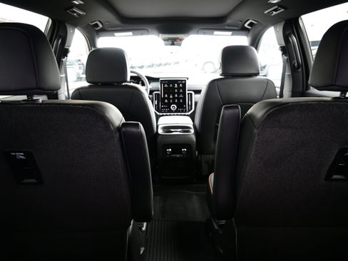 New 2026 GMC Acadia AT4 w/ Luxury Package AWD/4WD image 14