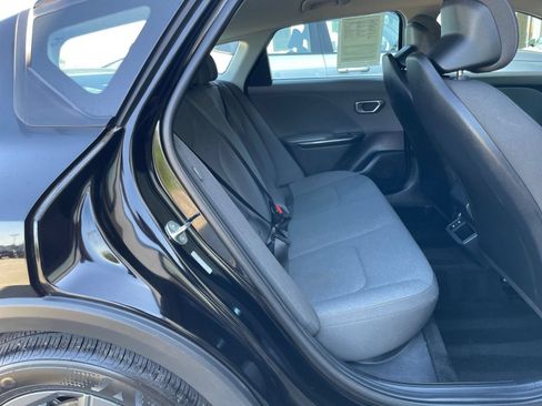 Used 2025 Kia K4 FWD image 39