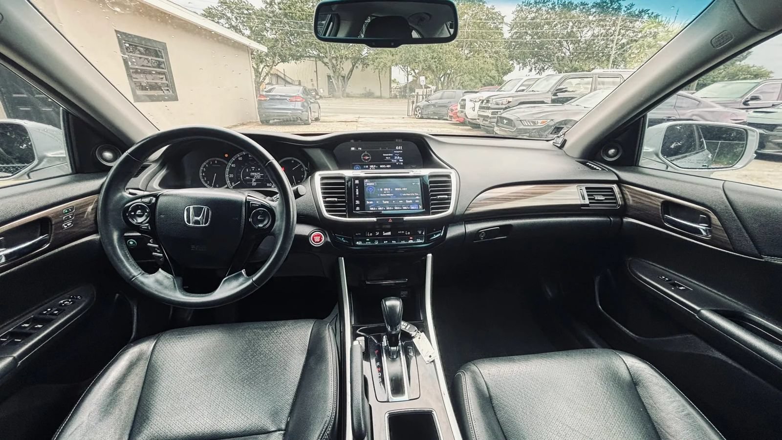 Used 2017 Honda Accord EX-L image 15