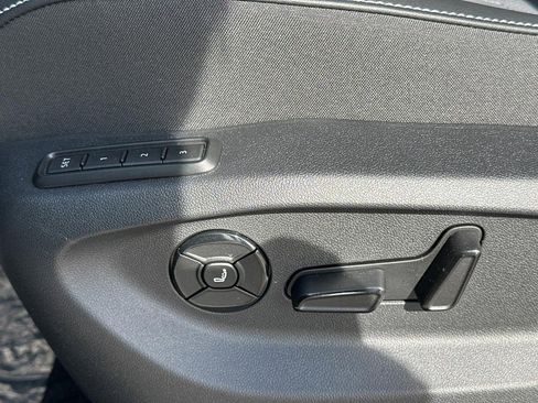 New 2026 Volkswagen Tiguan SEL R-Line image 17