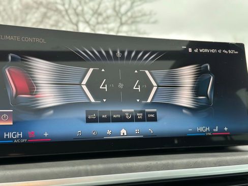 Certified 2026 BMW X5 xDrive40i w/ M Sport Package image 42