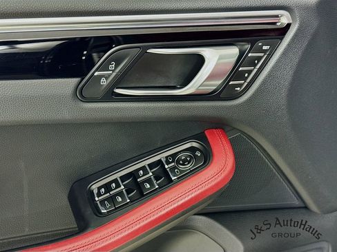 Used 2024 Porsche Macan S image 23