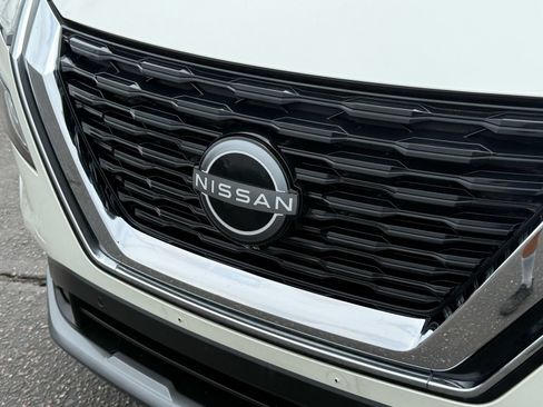 Used 2023 Nissan Rogue SL w/ SL Premium Package FWD image 34