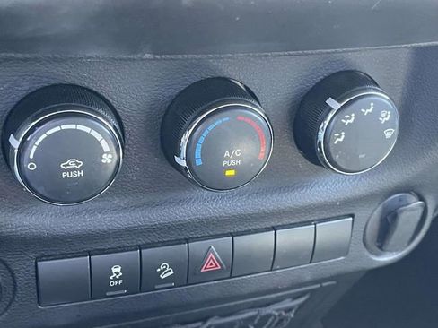 Used 2017 Jeep Wrangler Unlimited Sport w/ Max Tow Package AWD/4WD image 19