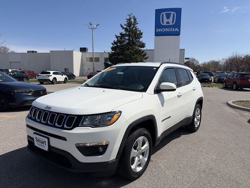Used 2018 Jeep Compass Latitude w/ Popular Equipment Group AWD/4WD image 1