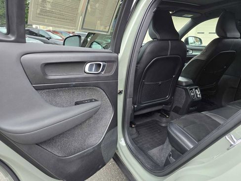 Certified 2022 Volvo XC40 P8 Recharge Ultimate image 25
