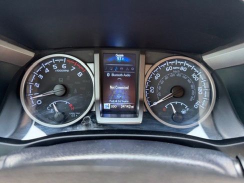 Used 2022 Toyota Tacoma SR5 RWD image 10