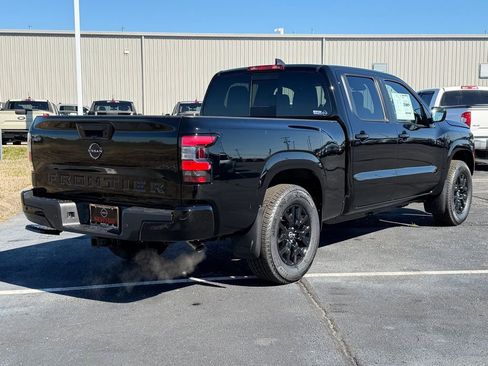 New 2026 Nissan Frontier SV image 4