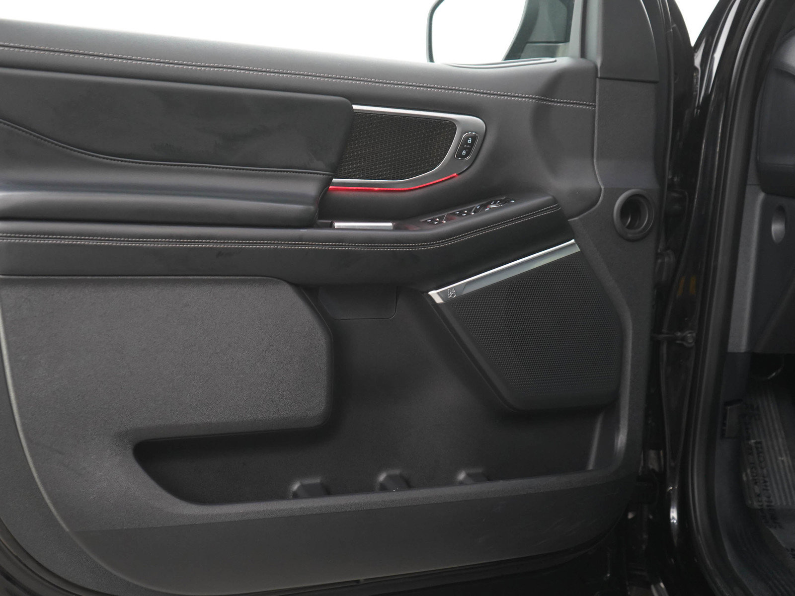 Used 2025 Ford Expedition Max Platinum w/ Stealth Appearance Package AWD/4WD image 22