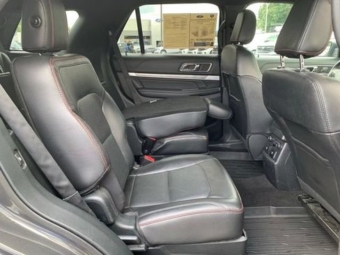 Used 2018 Ford Explorer Sport w/ Equipment Group 401A AWD/4WD image 13