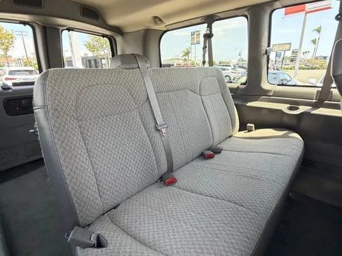 Used 2008 Chevrolet Express 2500 Passenger w/ LT Preferred Equipment Group RWD image 9