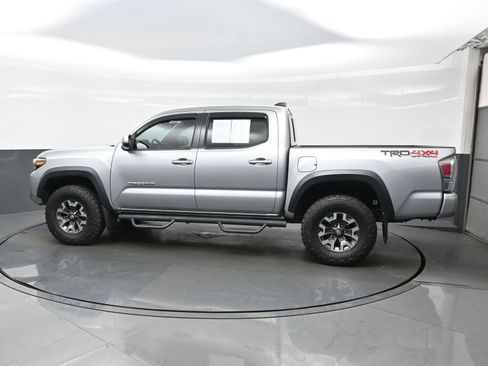 Used 2020 Toyota Tacoma TRD Off-Road w/ Technology Package AWD/4WD image 3