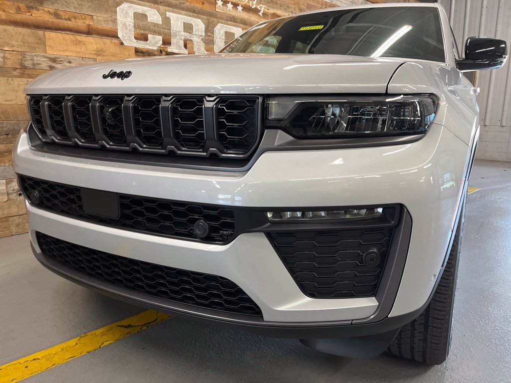 New 2026 Jeep Grand Cherokee Limited AWD/4WD image 11