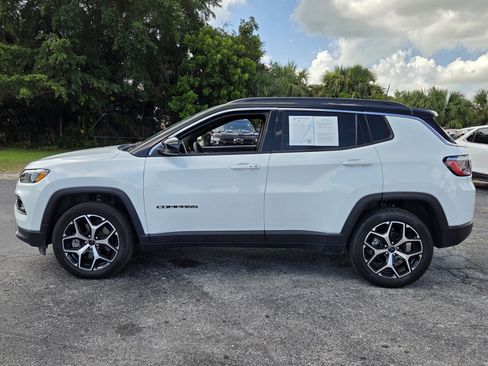 Used 2025 Jeep Compass Limited AWD/4WD image 2