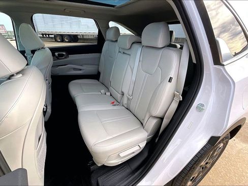 Certified 2025 Kia Sorento S w/ Panoramic Sunroof Package image 25